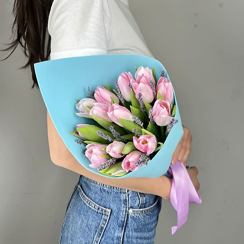 ЛЭТУАЛЬ FLOWERS Букет из розовых тюльпанов и лаванды #1