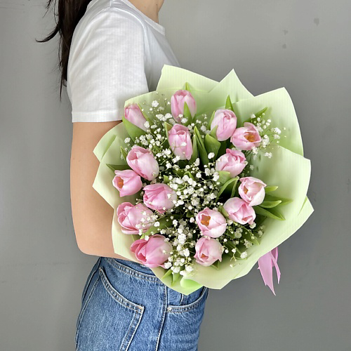 ЛЭТУАЛЬ FLOWERS Букет из розовых тюльпанов и гипсофилы #1