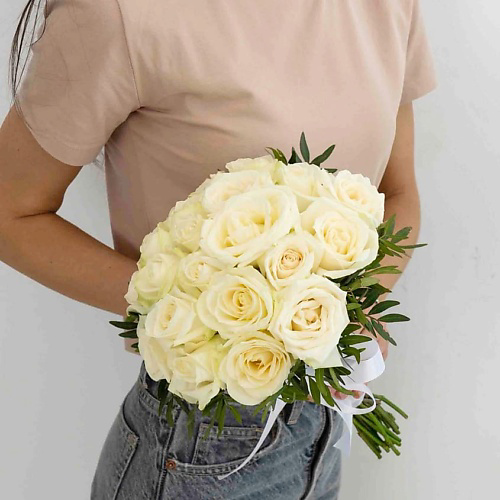 ЛЭТУАЛЬ FLOWERS Букет невесты из белых роз #1