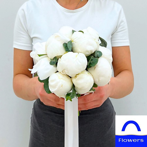 ЛЭТУАЛЬ FLOWERS Букет невесты из белых пионов с эвкалиптом #1