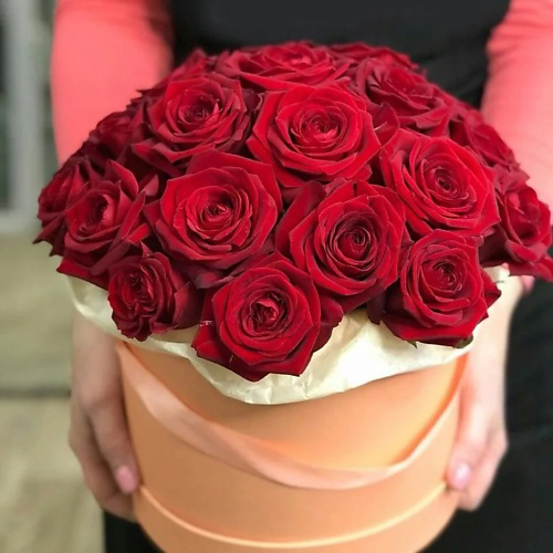 РОЗЫ УРАЛА 25 бордовых роз в коробке #1