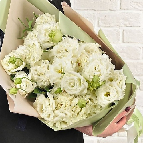 STUDIO FLORISTIC Букет из белого лизиантуса "София" #1