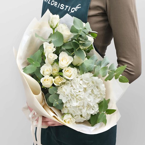 STUDIO FLORISTIC Букет из Гортензии и Роз Кения «Хрупкой» #1