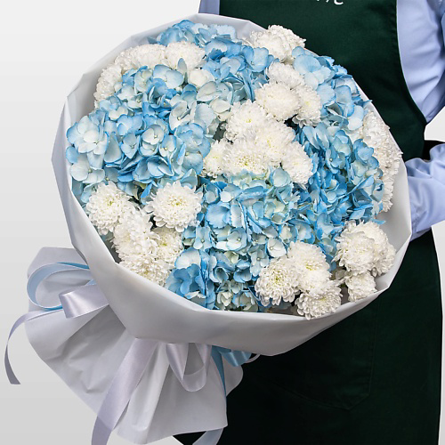 STUDIO FLORISTIC Букет из Гортензий и Хризантем Сантини «Сказка о небе» #1