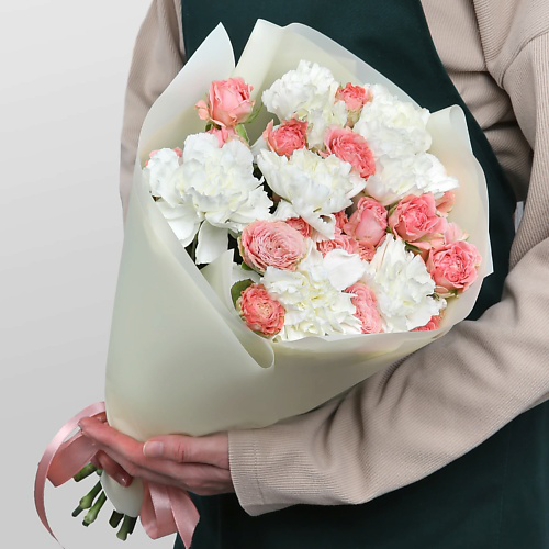 STUDIO FLORISTIC Букет из кустовых Роз и Диантуса «Нежный свет» #1
