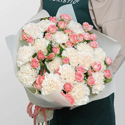 STUDIO FLORISTIC Букет из кустовых Роз и Диантуса «Светлый аромат» #1