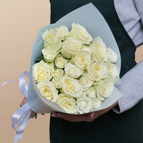 STUDIO FLORISTIC Букет из роз «Аромат чистоты» #1