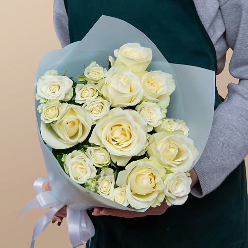 STUDIO FLORISTIC Букет из роз «Хрустальная сказка» #1