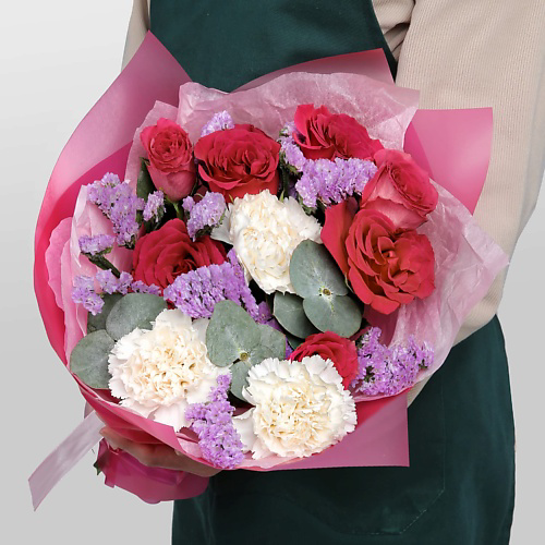 STUDIO FLORISTIC Букет из Роз и Диантуса «Секрет любви» #1