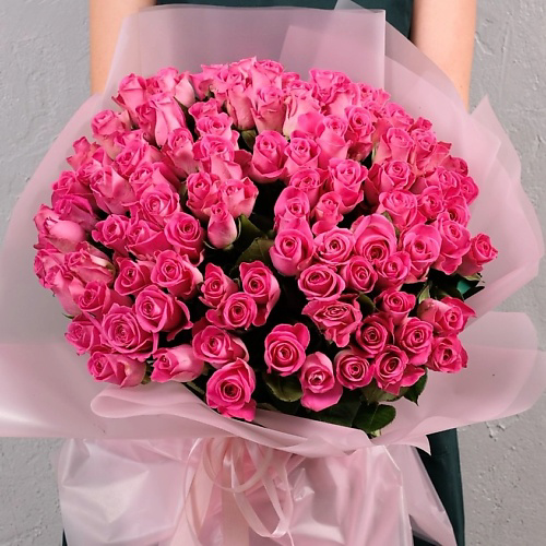 STUDIO FLORISTIC Букет из розовых роз 51 шт и конфетами Raffaello #1