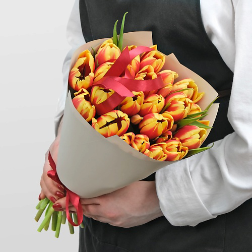 STUDIO FLORISTIC Букет из Тюльпанов «Турмалин» #1