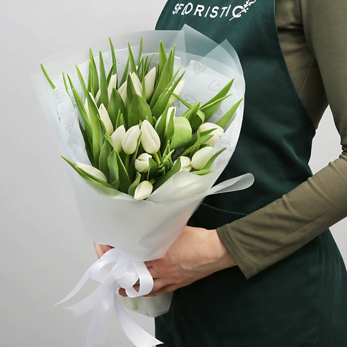 STUDIO FLORISTIC Букет из Тюльпанов «Снежная лагуна» #1