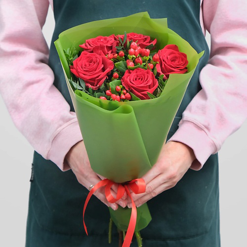 STUDIO FLORISTIC Букет красных Роз «Красная Шапочка» #1