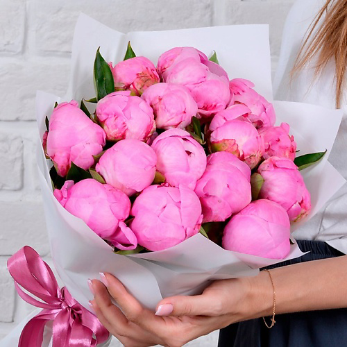 STUDIO FLORISTIC Букет Роз Кения 60 см 75 шт «Эталон чистоты» #1