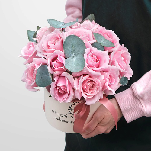 STUDIO FLORISTIC Композиция из 15 Роз с эвкалиптом «Розовое наслаждение» #1