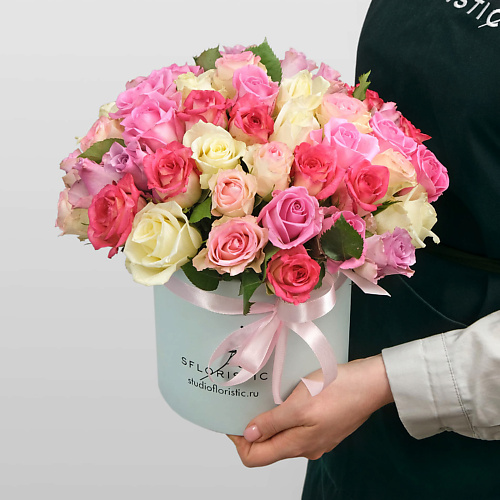 STUDIO FLORISTIC Композиция из кенийских Роз 51 шт «Мелодия счастья» #1