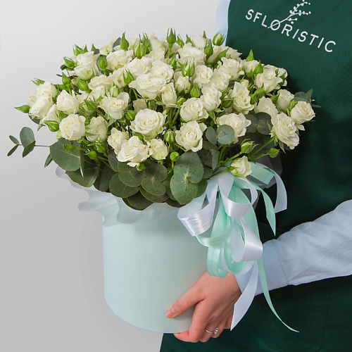 STUDIO FLORISTIC Композиция из кустовых Роз в шляпной коробке «Северная романтика» #1