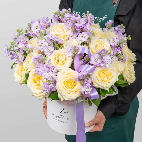 STUDIO FLORISTIC Композиция из Роз и Маттиолы «Энергия природы» #1