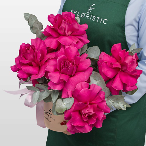 STUDIO FLORISTIC Композиция из Роз Эквадор в шляпной коробке «Сладкая Нежность» #1