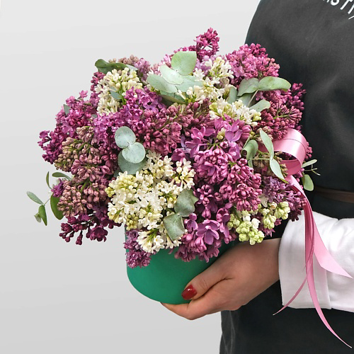 STUDIO FLORISTIC Композиция из Сирени «Анабель» с эвкалиптом #1