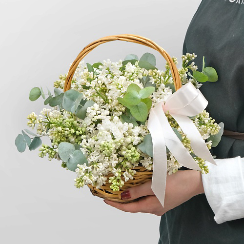 STUDIO FLORISTIC Композиция из Сирени «Корзинка нежности» с эвкалиптом #1