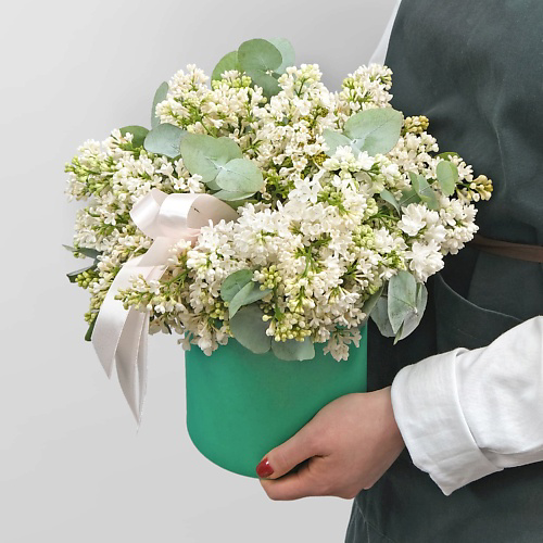 STUDIO FLORISTIC Композиция из Сирени «Женский каприз» с эвкалиптом #1
