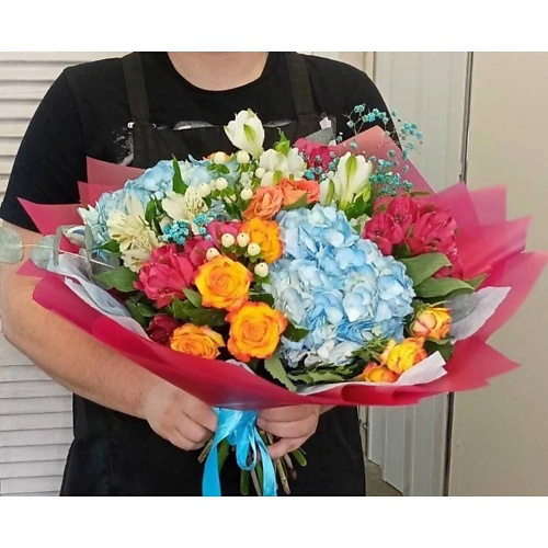 VORNIKOV BOUQUETS Букет с гортензией и розами Сентиментальность #1