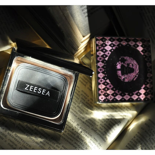 ZEESEA Пудра компактная для сухой и нормальной кожи Refreshing silky powder #1