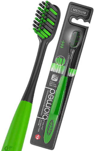 Зубная щетка Biomed Black с древесным углем средней жесткости #1